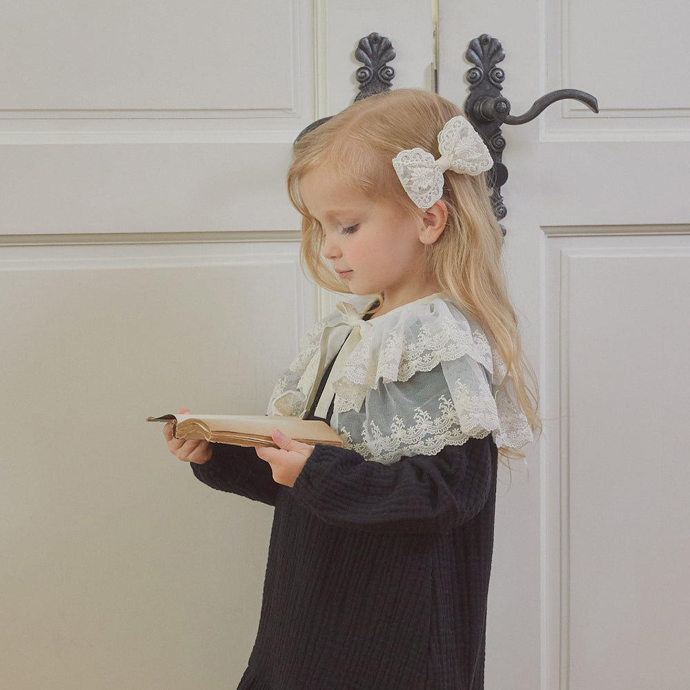 ANNA LACE CAPE