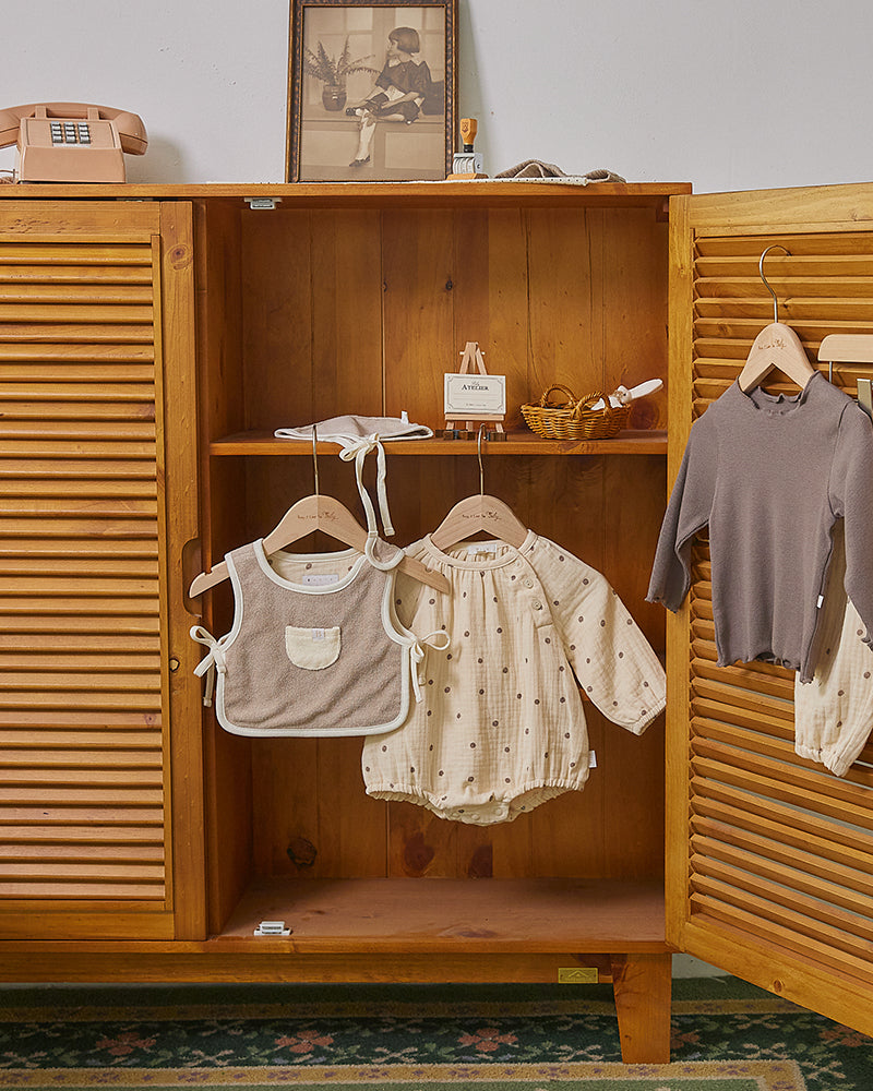 Cappuccino reversible bib