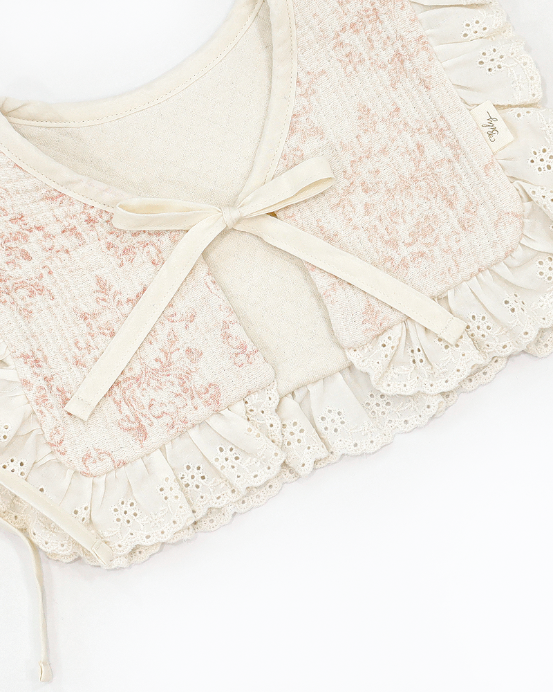 Emma organic frilled bib