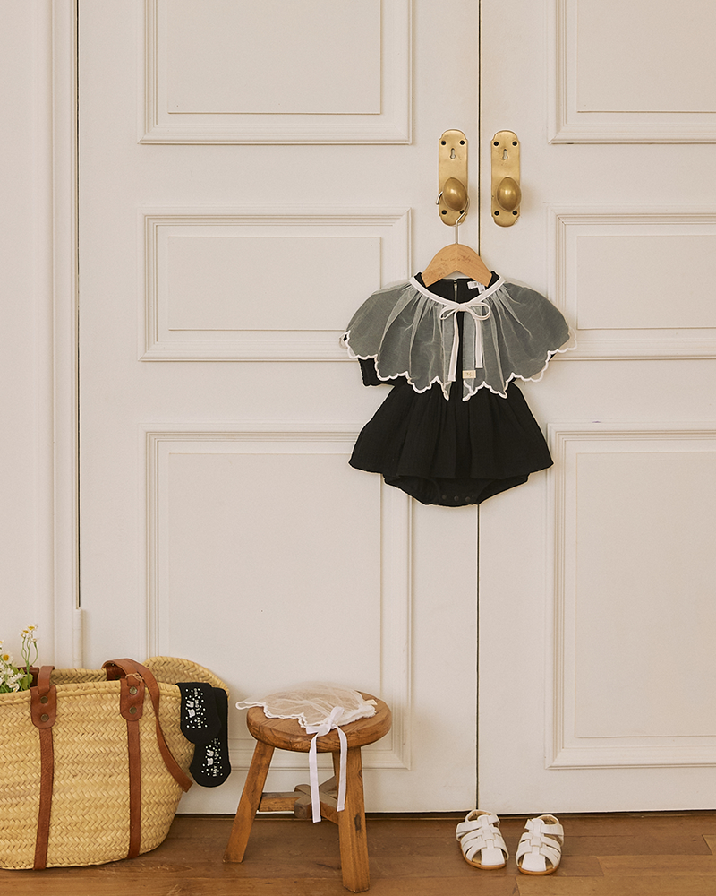 Swan romper-black