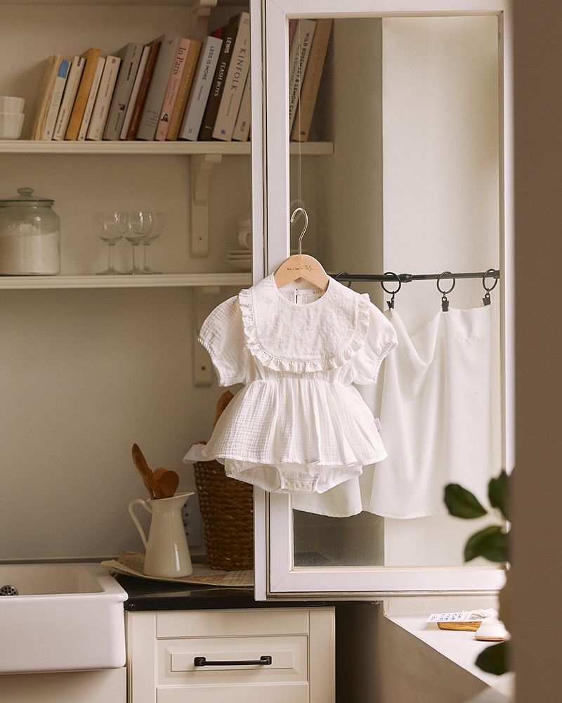 Swan romper-white