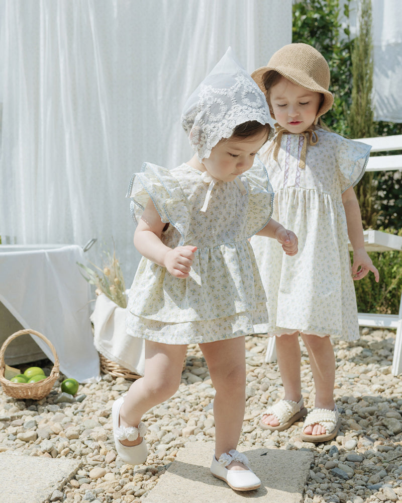 Esther Lace Bonnet