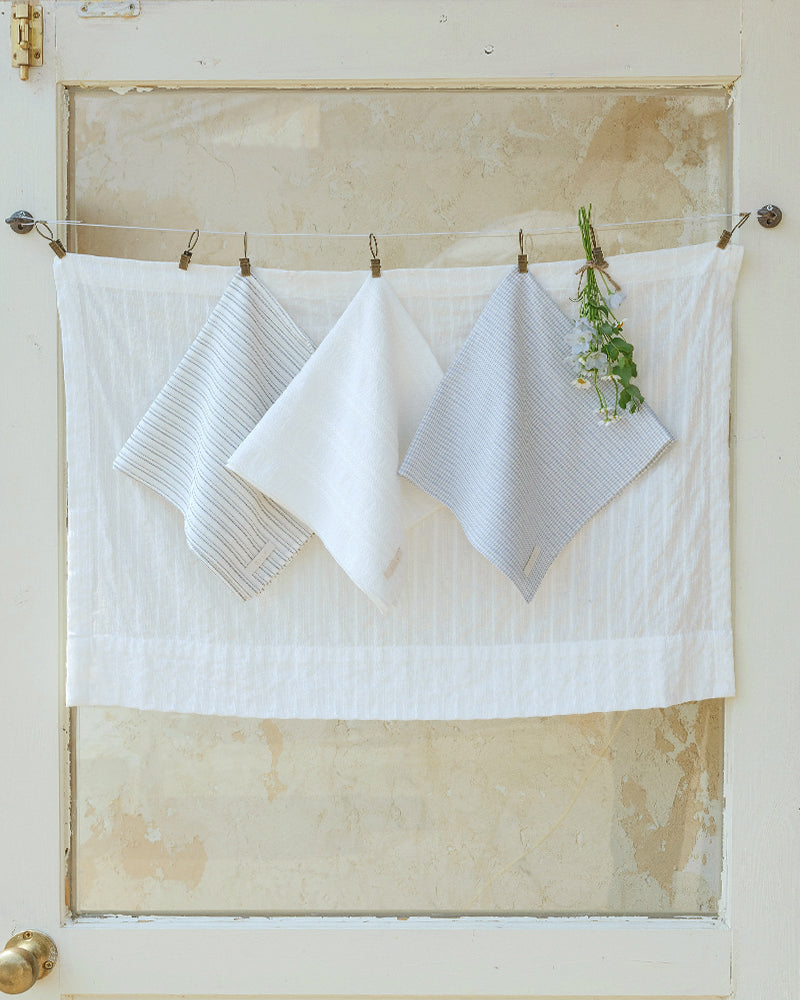 Dobby Scarf-White