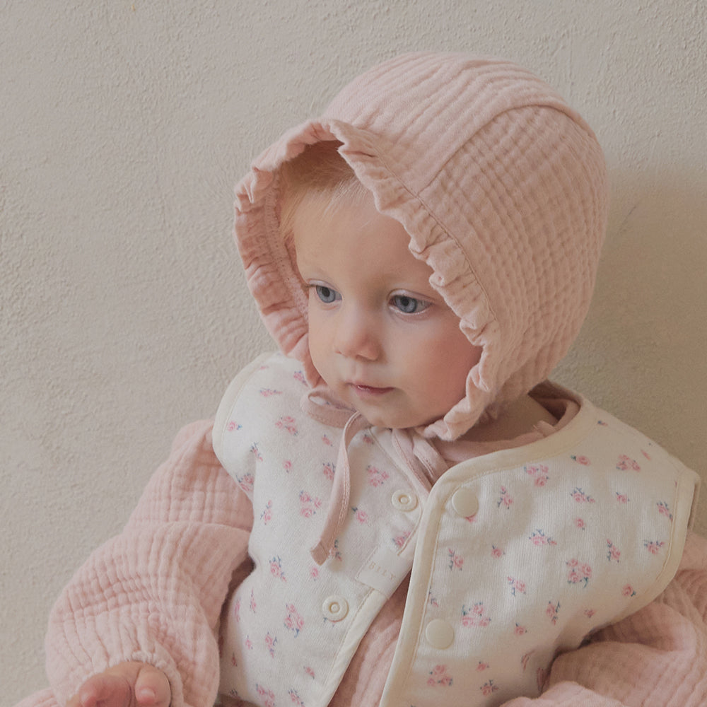 CREAM RUFFLE BONNET