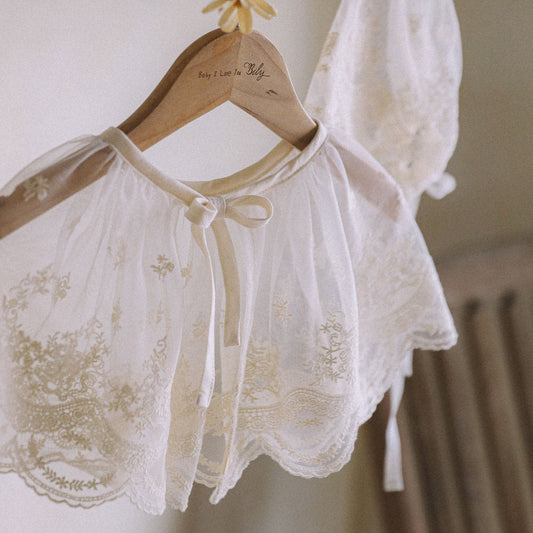 SECRET GARDEN LACE CAPRON