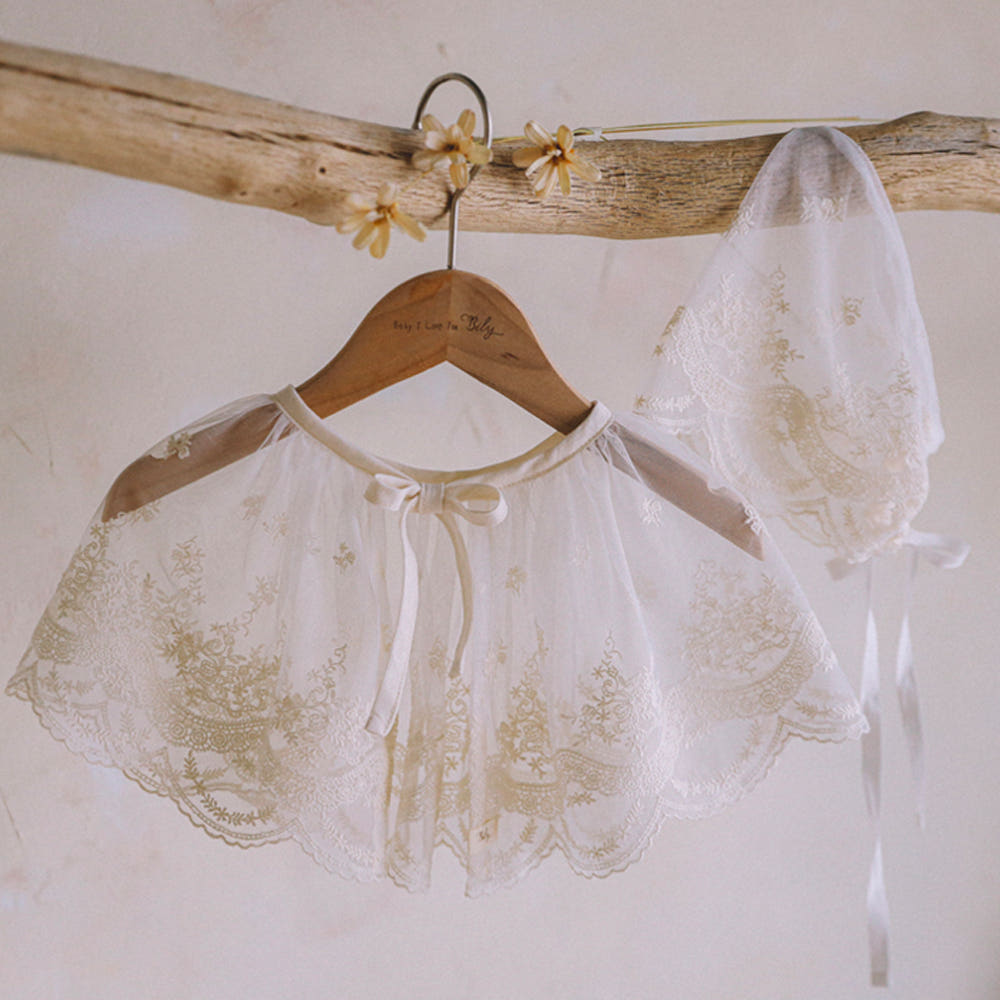 SECRET GARDEN LACE CAPRON