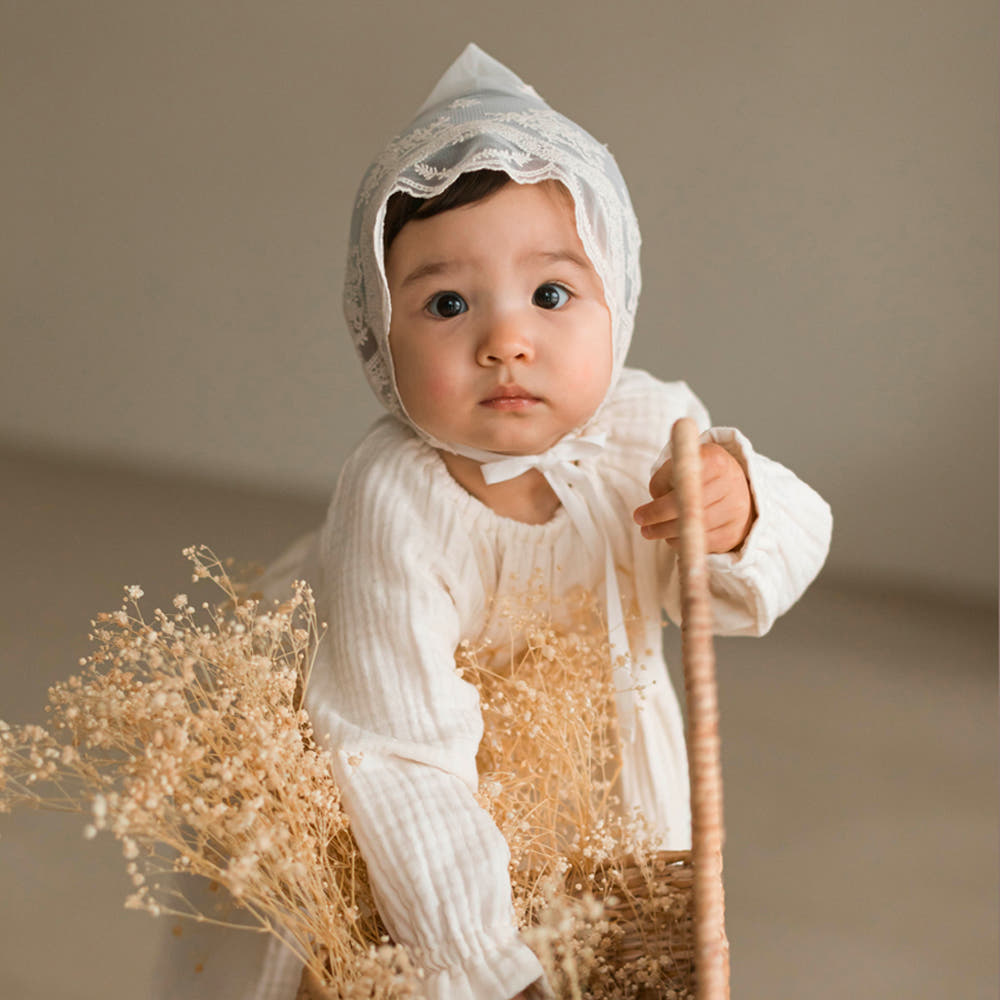 SECRET GARDEN LACE BONNET