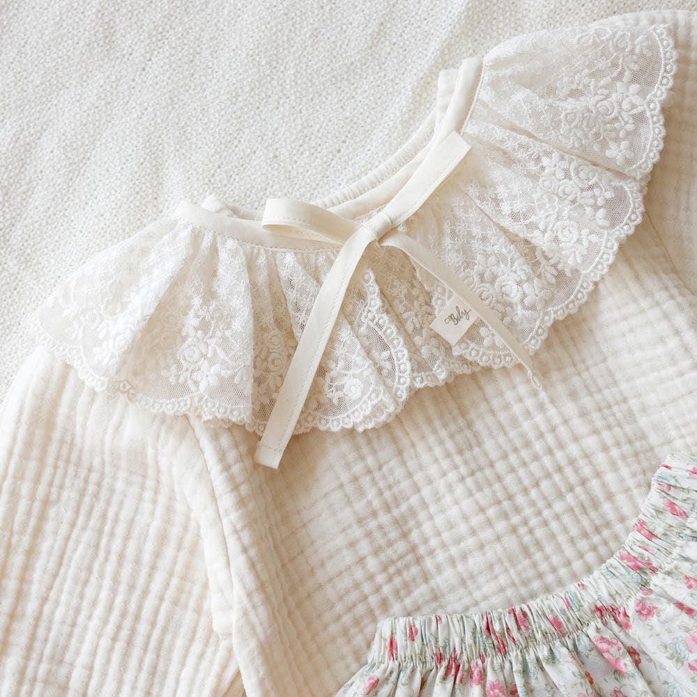 ANGELA MINI LACE CAPE