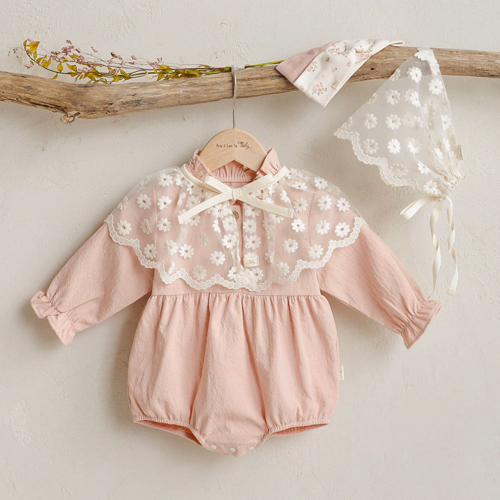 DAISY LACE CAPRON