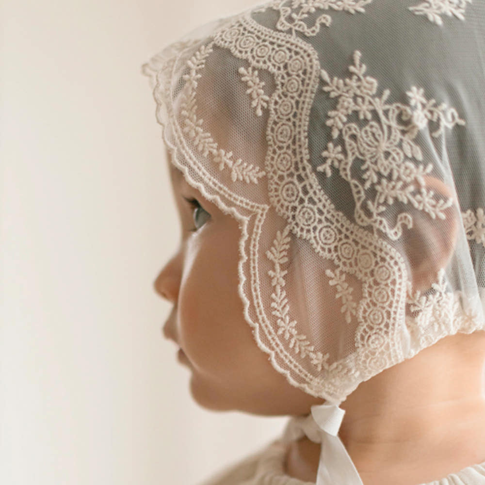 SECRET GARDEN LACE BONNET