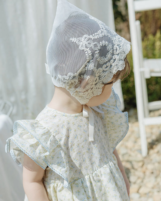 Esther Lace Bonnet